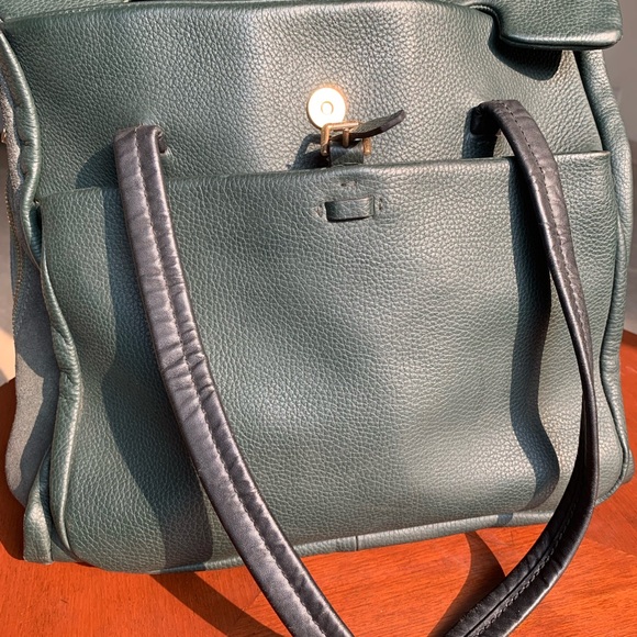 GORGEOUS GARDEN-GREEN ZARA BAG-  Magnetic button, outer pocket. Never used. - Picture 7 of 12